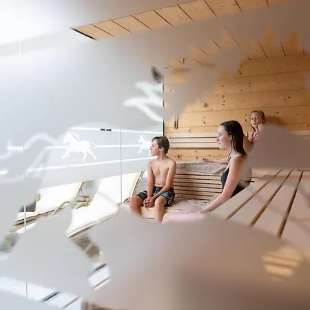 Naturhotel Feriengut Darrehof Отель Серфаус