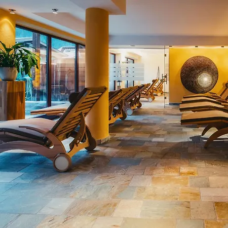 Familien Und Naturhotel Darrehof Hotel Serfaus